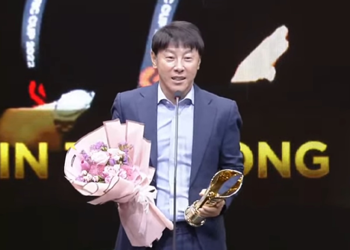 Shin Tae-yong Raih Penghargaan Pelatih Olahraga Terfavorit di Indonesia Awards 2023